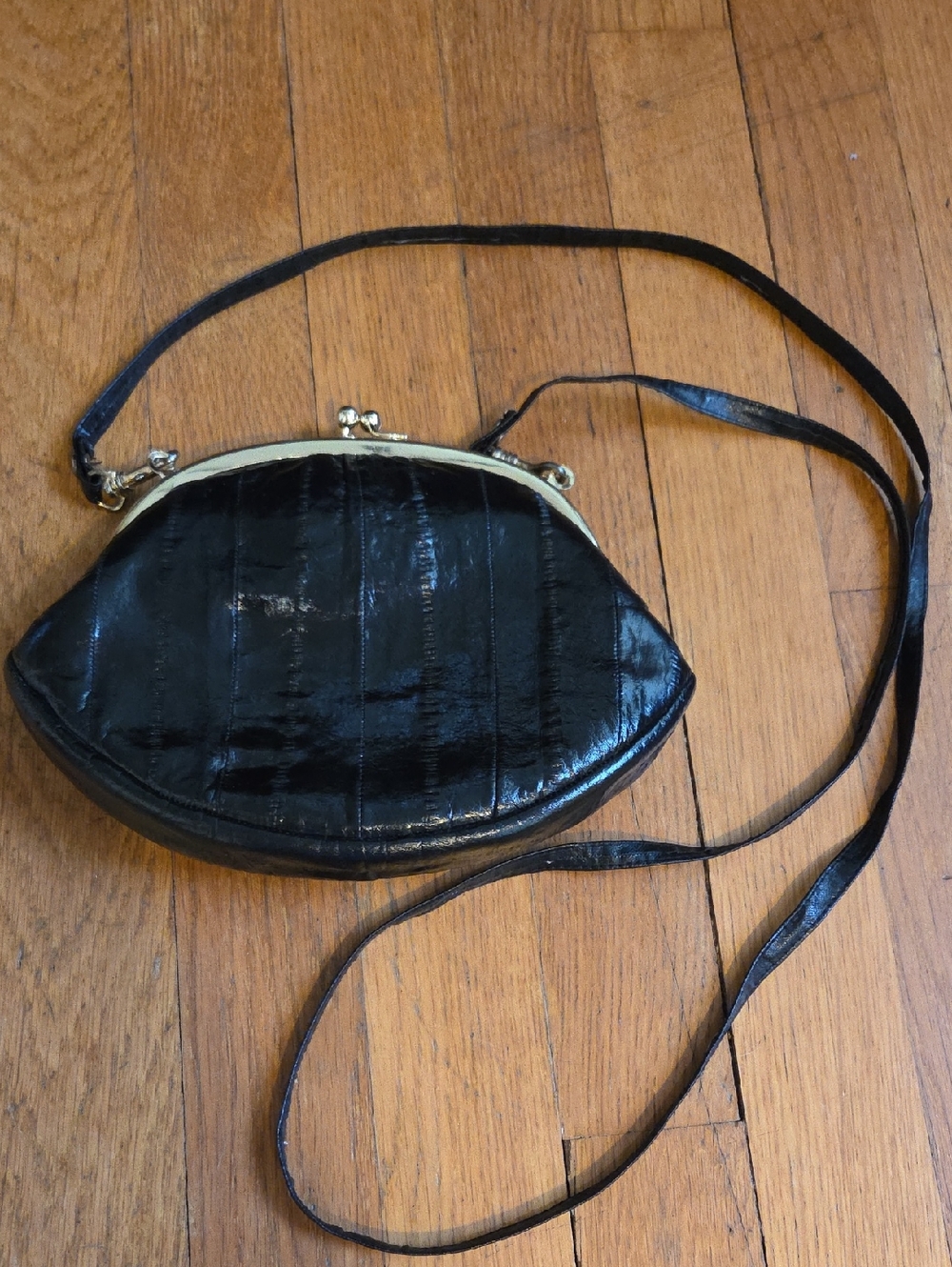 Black Kiss-Lock Crossbody Bag